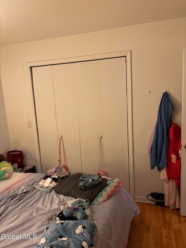 Building Photo - 161 Cedarview Ln