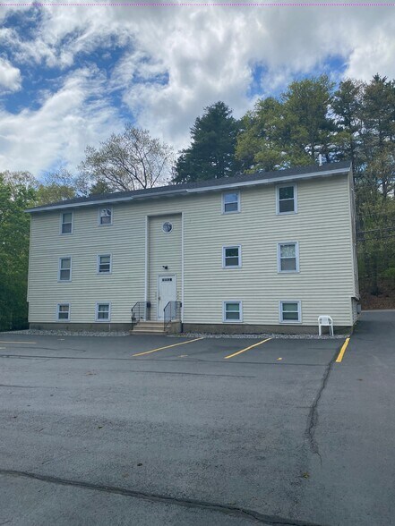 Building Photo - 851 Mammoth Rd
