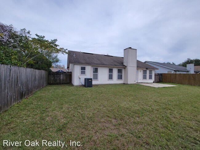 Building Photo - 3 br, 2 bath House - 8338 Rockridge Dr.