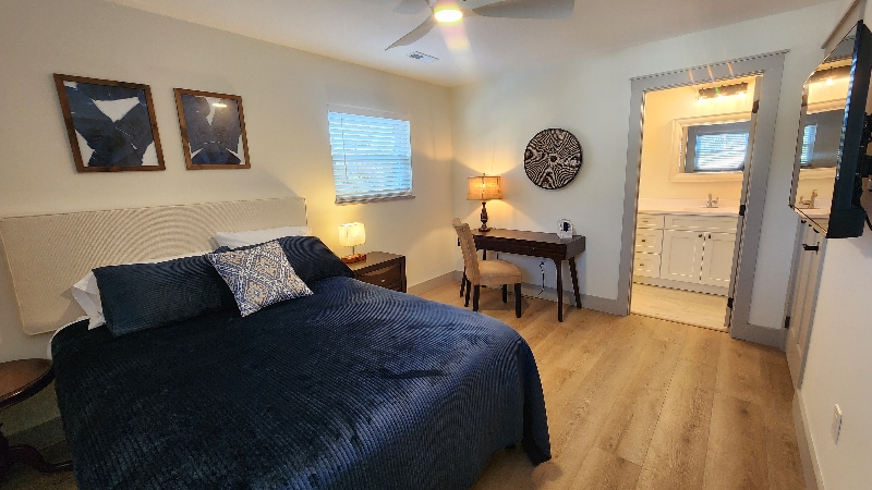 Building Photo - 1704 S Forest Dr