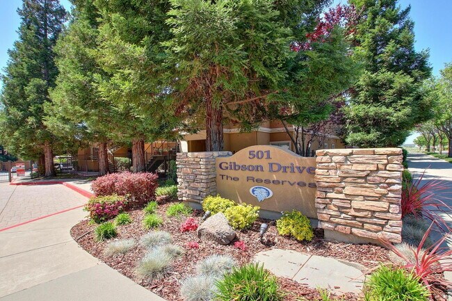 Building Photo - Charming 1-Bedroom Retreat in Roseville - ...
