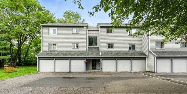 Primary Photo - 267 W Cedar St