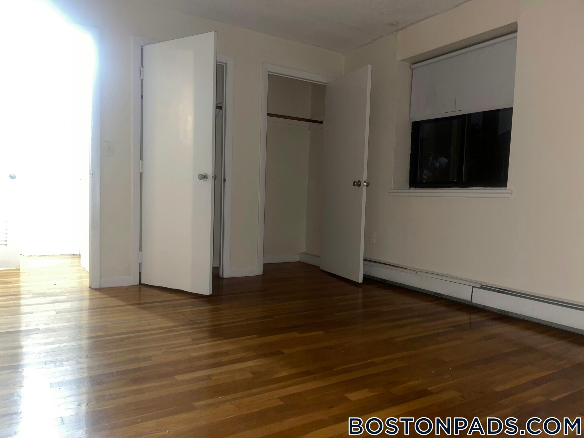 Building Photo - 122 Dustin St