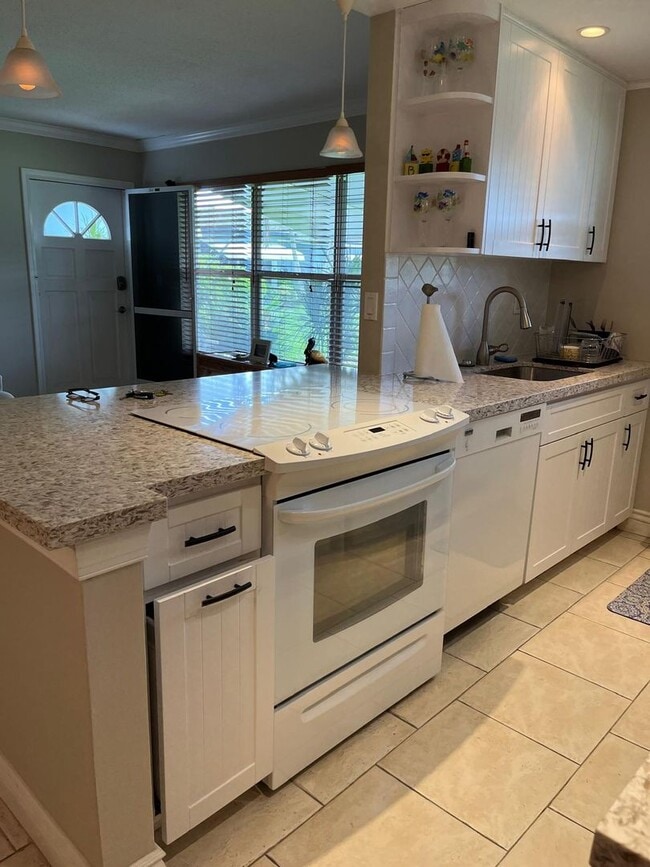 Building Photo - 1 bedroom 1 bath Villa in Delray Beach -55...