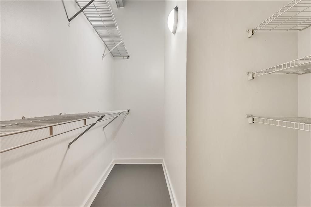 Building Photo - 400 Village Pkwy