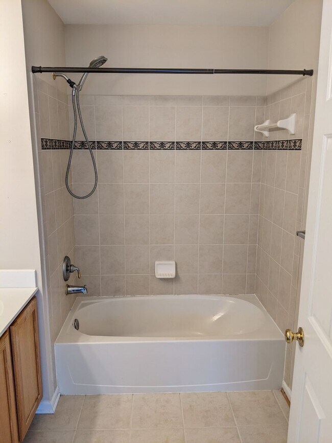 Building Photo - Updated condo in Ballenger Creek available in June!