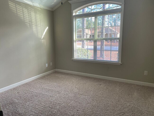 Building Photo - Check Out This 3BD/2B Home!!