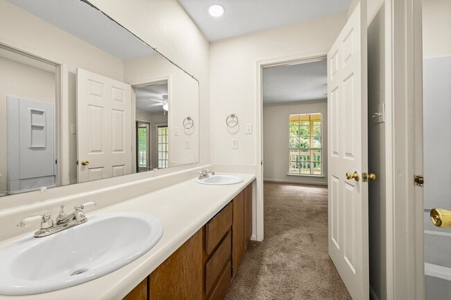 Building Photo - 5374 Rosedown Ct