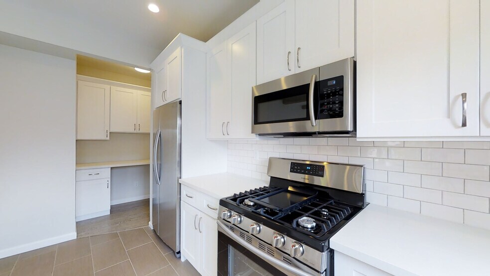 Building Photo - 5133 W 21st St