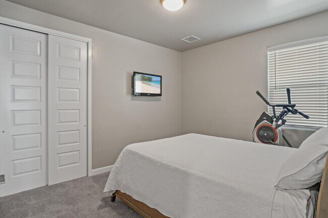 Building Photo - 13432 Emerald Rose Ct