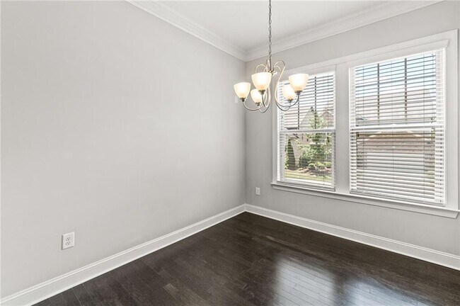 Building Photo - 4435 Donahue Ave