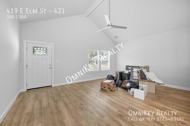 Building Photo - 419 E Elm St