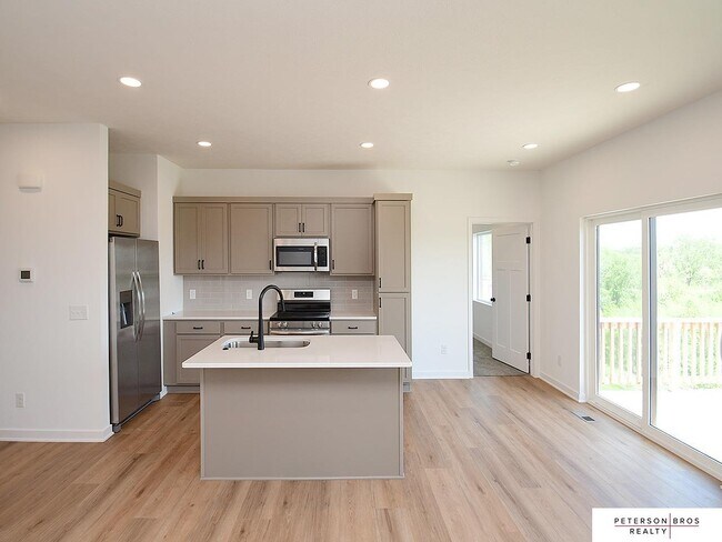 Primary Photo - 14802 Bruning St