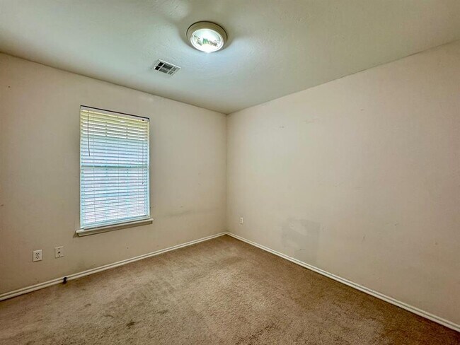 Building Photo - 1300 NW 138th St