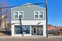 Building Photo - 360 Main St