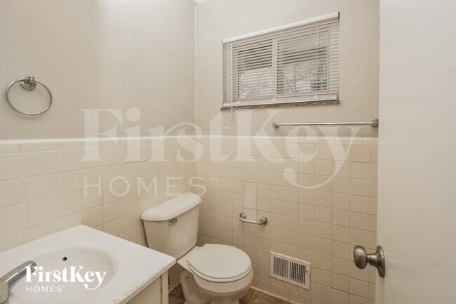 Building Photo - 5602 Culver St