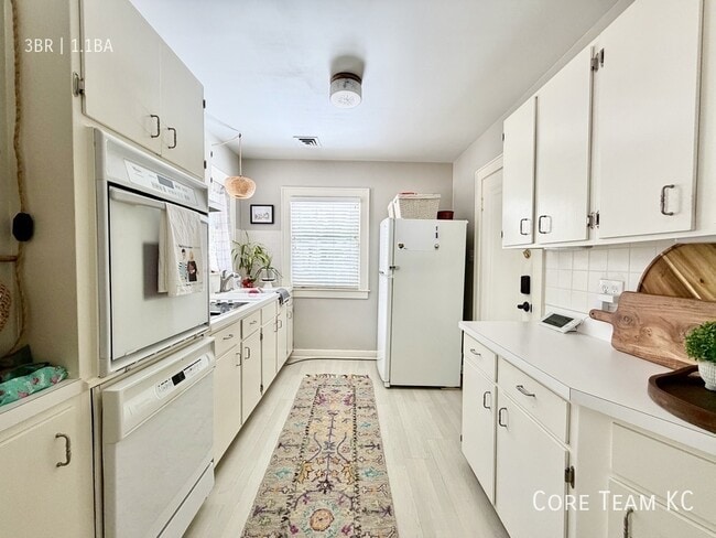 Building Photo - 4819 Jarboe St