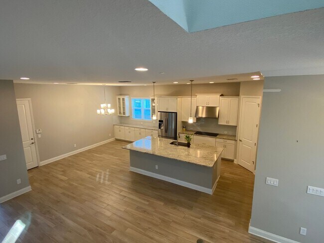 Building Photo - Beautiful 3 bedroom, 2.5 bathrooms  located in The Preserve of Oviedo on the Park