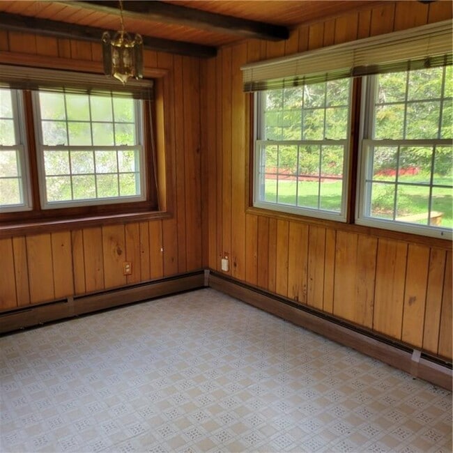 Building Photo - 301 Wolf Rock Rd