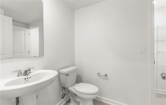 Building Photo - 2865 Pierr St