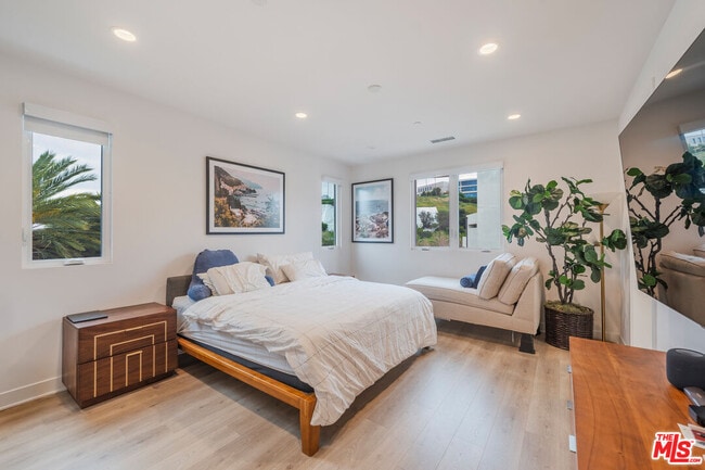 Building Photo - 12962 Discovery Crk