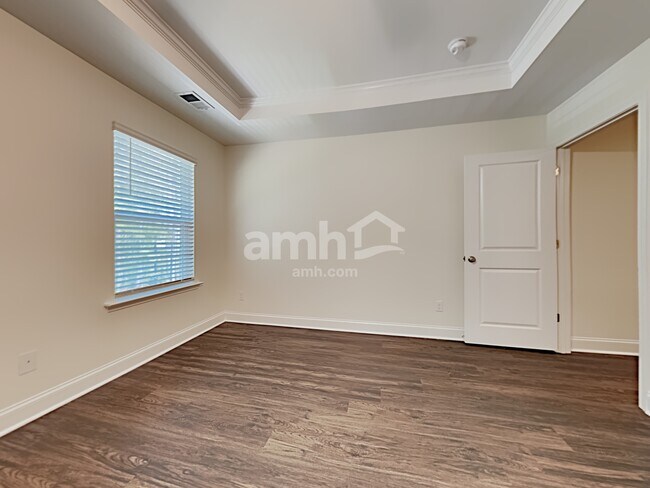 Building Photo - 404 Ronter Ct