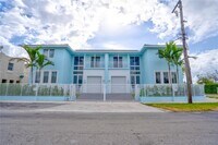 Building Photo - 1805 NW 22nd Ct