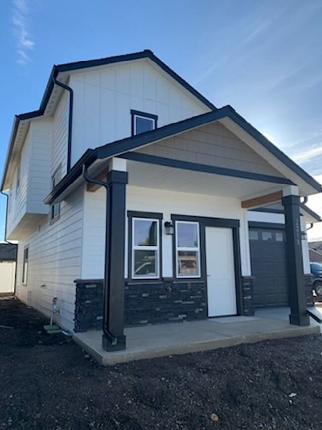 Building Photo - Brand new construction