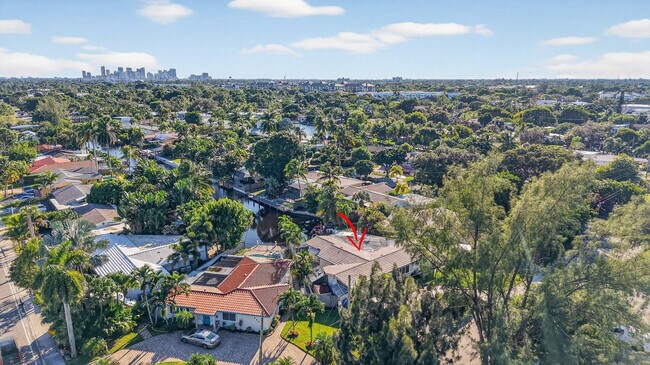 Building Photo - 1570 NE 30th Pl