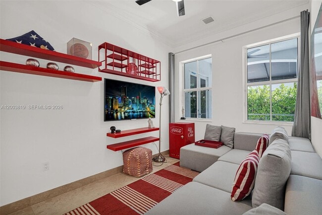 Building Photo - 2143 N Bay Rd