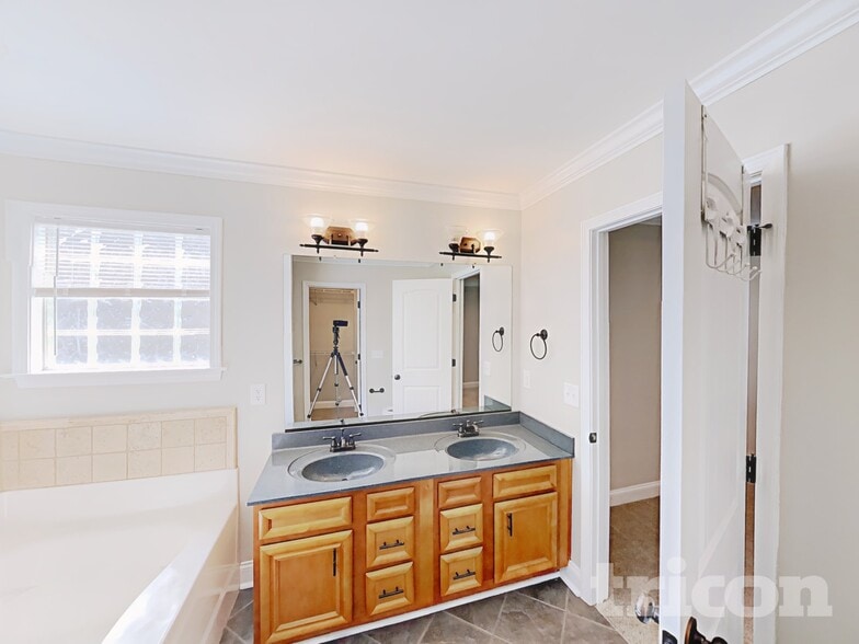 Building Photo - 1159 Folkstone Ridge Ln