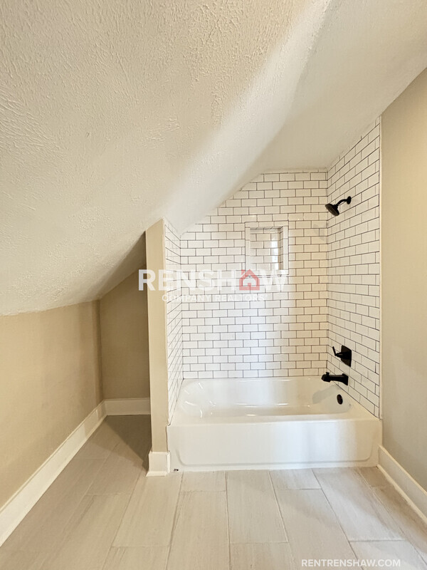 Building Photo - 59 N Willett St