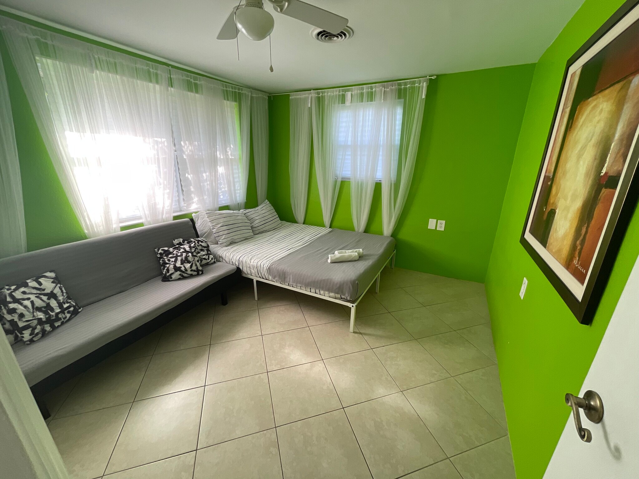 3x1 or 4x2 queens bedroom with twin size if requested - 2440 Manasota Beach Rd
