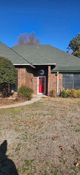 Building Photo - 1209 NW 198th St