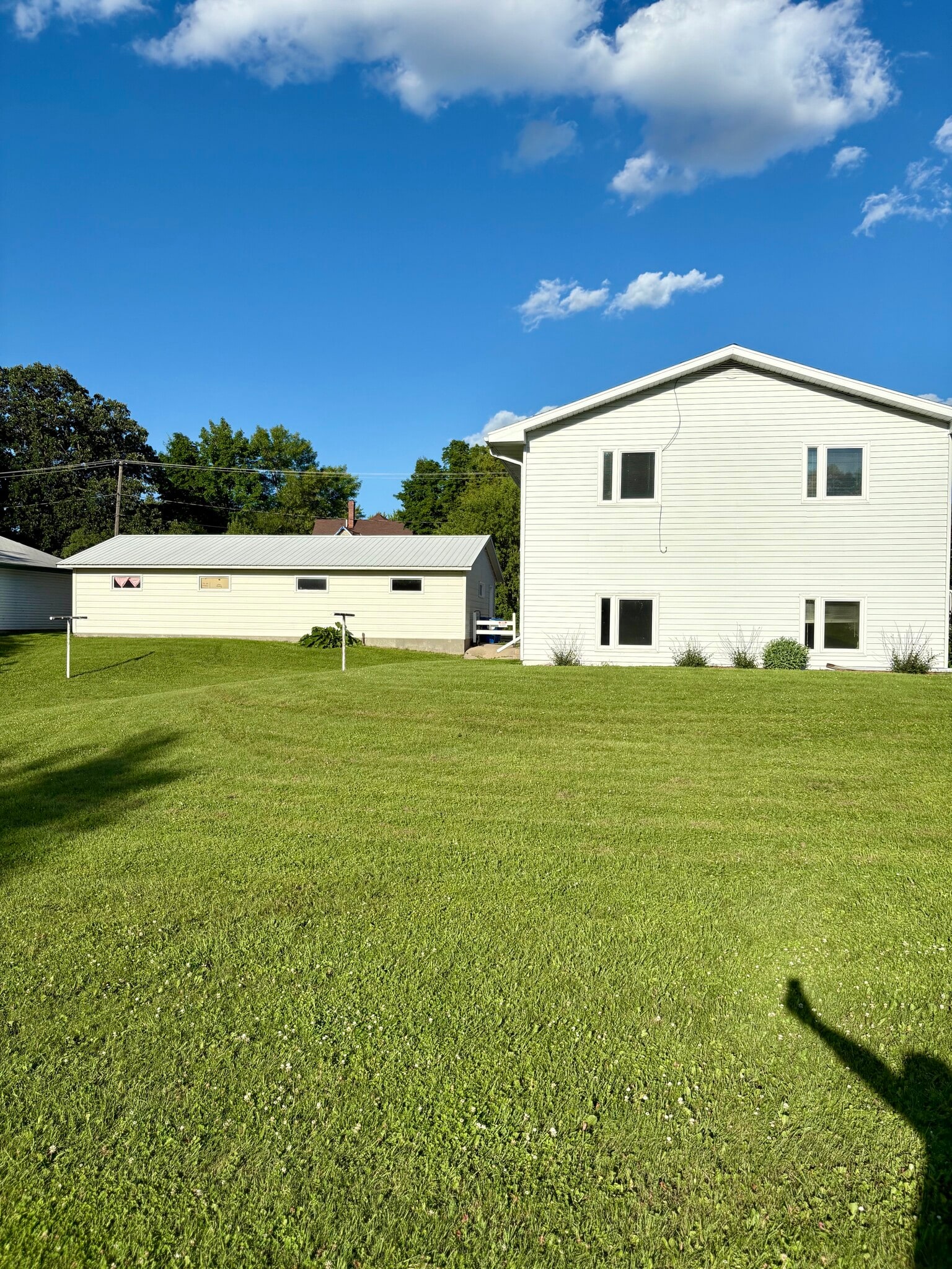 Building Photo - 108 Cleveland Ave W
