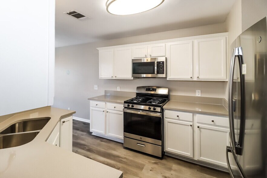 Building Photo - 21013 Godolophin Ct