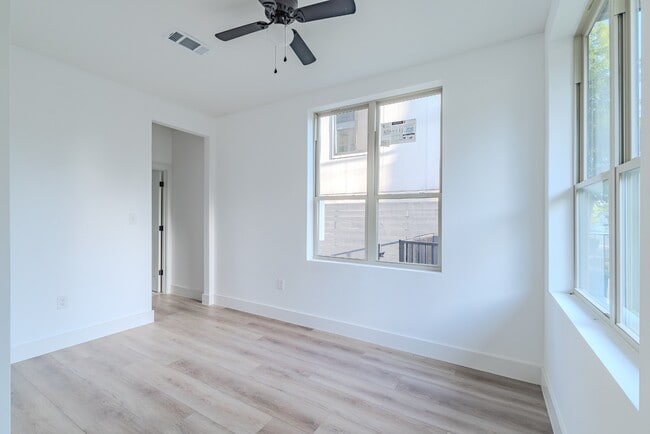 Building Photo - Rooftop Living Steps from Greenville Ave | 3BR/3.5BA Townhome
