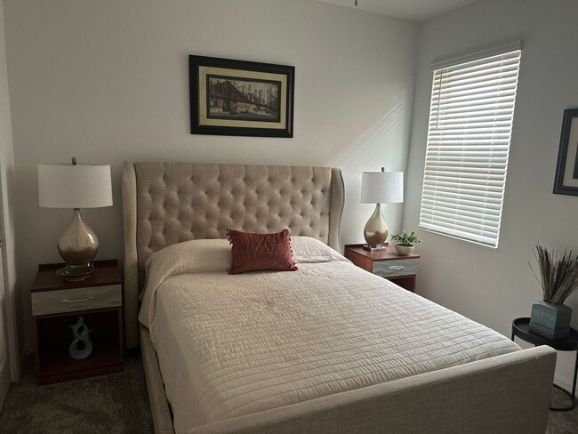 Building Photo - Beautiful 4 bedroom, 2 bathroom home near Legoland