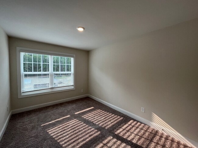Building Photo - Stunning 3BD, 2.5BA Raleigh Townhome with ...
