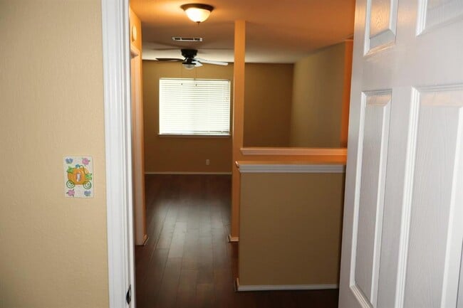 Building Photo - 104 Golden Gate Dr