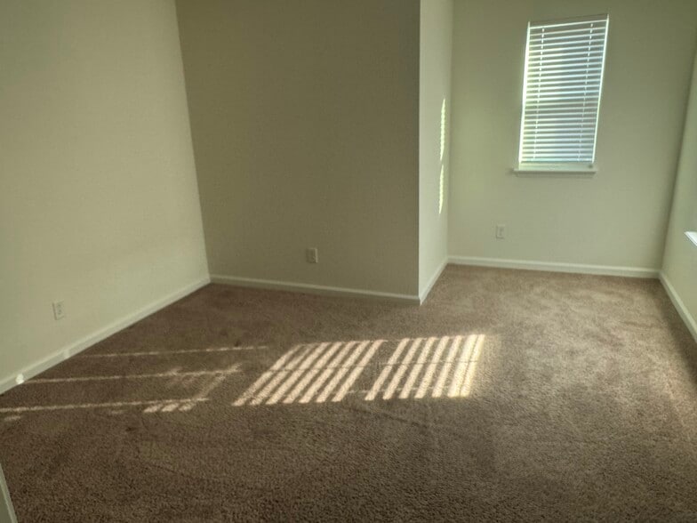 Building Photo - 63 Stonecrest Dr