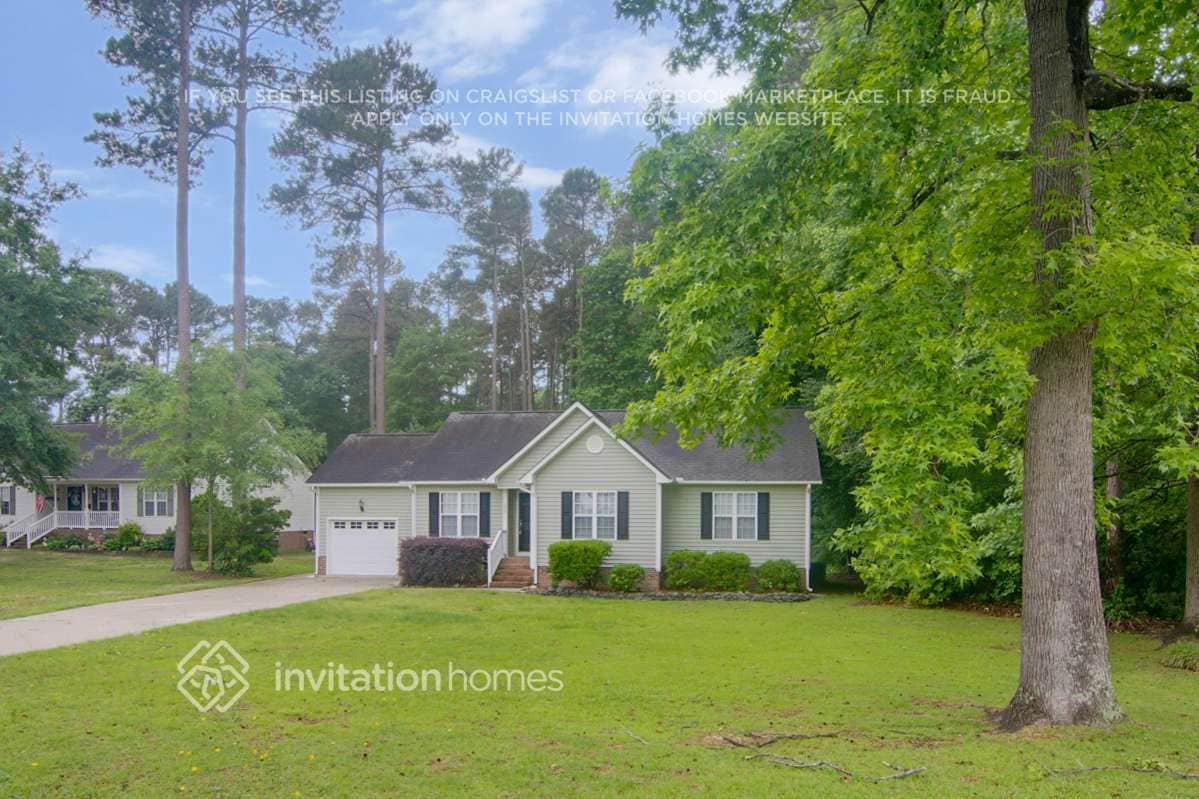 Building Photo - 152 Saleen Dr