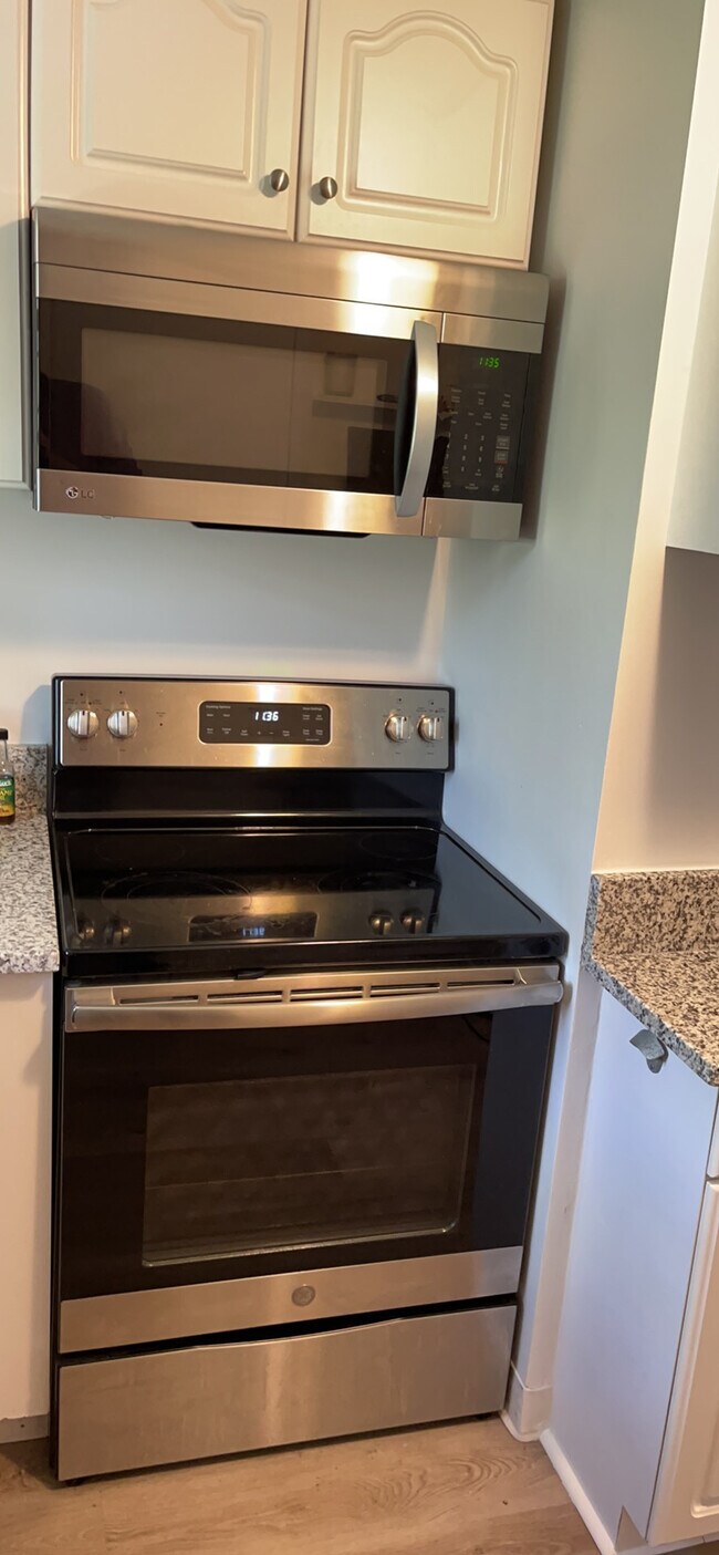 Building Photo - 100 Washington Park Dr