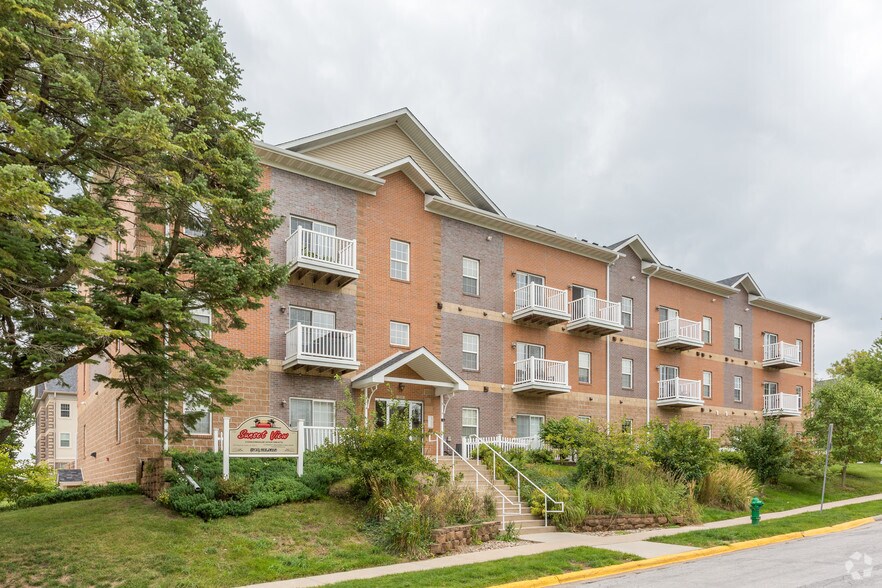 Sunset View Apartments 210 Gray Ave Ames IA 50014 Apartment Finder