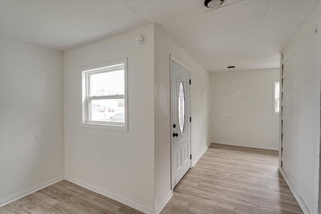 Building Photo - 555 Dodson Ave