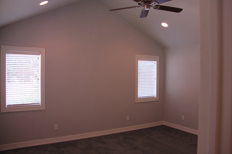Master Bedroomn - 3716 Collinwood Ave