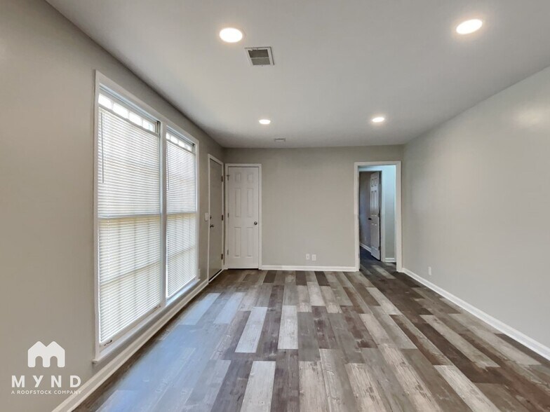 Building Photo - 3835 Valley Ridge Dr