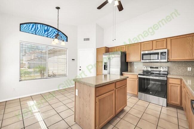 Building Photo - 1284 W Kingbird Dr
