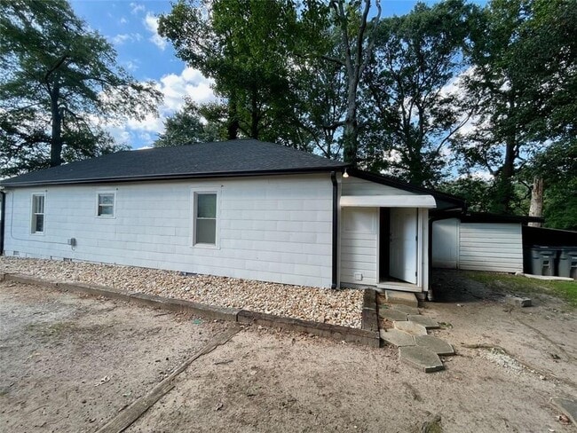 Building Photo - 3284 Stillwood Dr