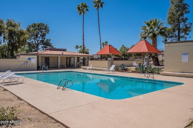 Building Photo - 14234 N Oakwood Ln